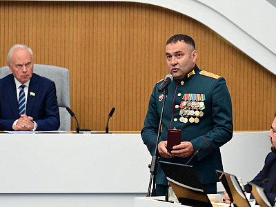 Глава Башкортостана Радий Хабиров вручил ордена генерала Шаймуратова участникам СВО из республики, фото 4